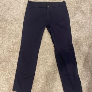 38x34 Kuhl Mens Resister Lite Chino Klassic fit.